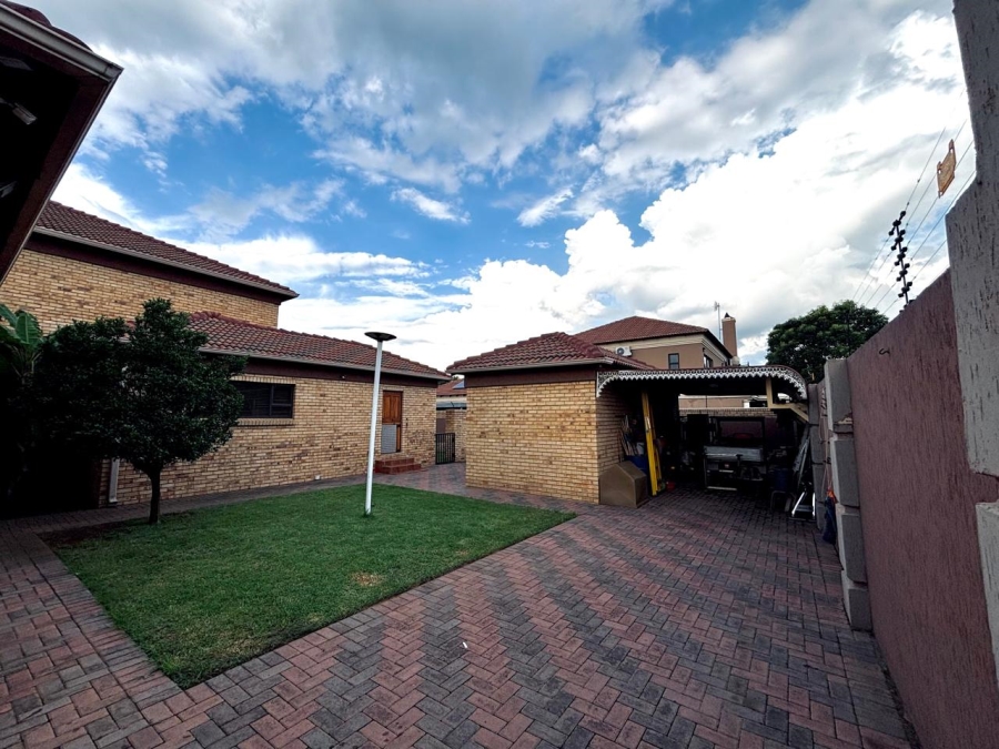4 Bedroom Property for Sale in Vaalpark Free State